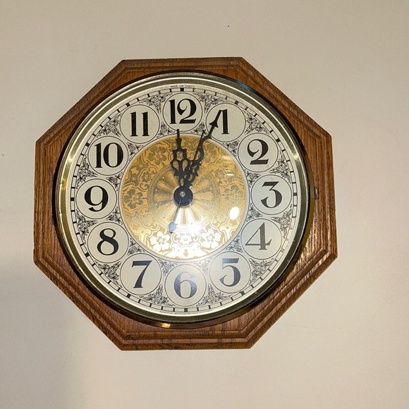 Vintage Rare Open face Made On Earth wall clock - Picture 1 of 5